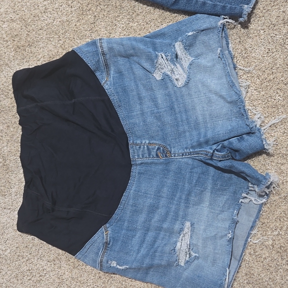 Size 8 Maternity Denim Shorts - Picture 3 of 6